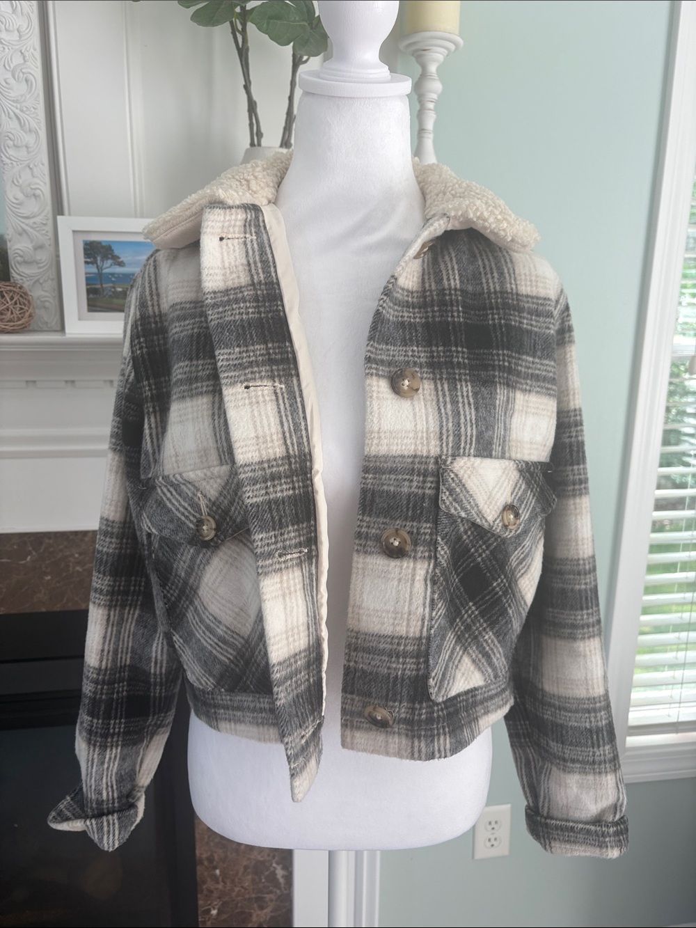 Hollister Black & Cream Plaid Sherpa-Collar Jacket